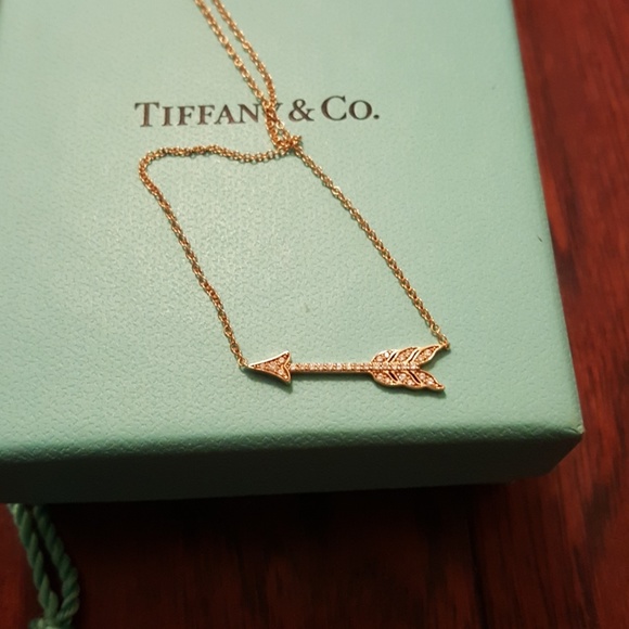 RARE. Tiffany & Co. Arrow Rose gold Necklace - Picture 2 of 4